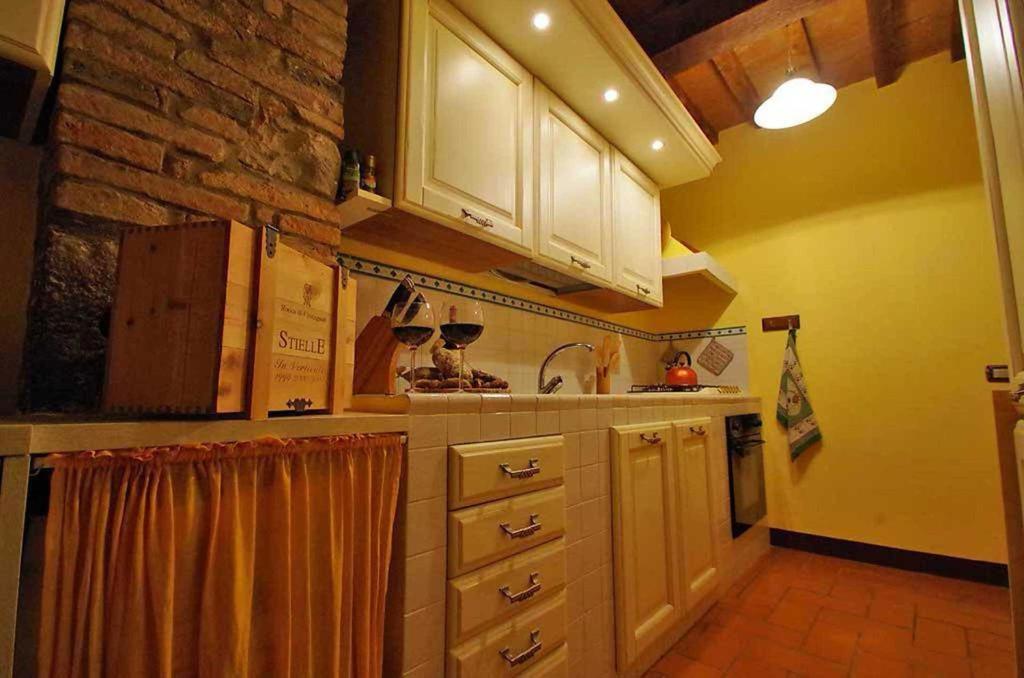 רדיקופאני Cottage Le Ginestre Con Piscina In Val D'Orcia מראה חיצוני תמונה